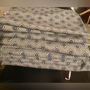 (BRAND NEW) UTOPIA GEAR 13 UNISEX HOSPITAL GOWNS BACK TIE FITS SIZES UP TO 2XL